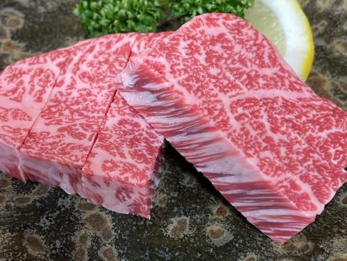 誠に勝手ながら、明日4月7日(火)ディナータイムは貸切営業となりますのでお知らせ申し上げます。
ご来店を予定されていたお客様には大変ご不便おかけいたしますが、何卒ご了承下さいますようお願い申し上げます。
ランチタイムは通常通り営業致します。
皆様のご来店お待ちしております‼️
本日のオススメ
『梅冷麺』
特製梅ダレで和えた梅風味の冷麺!
『桜えびの冷麺』
えびの香りと旨味があるスープが美味しい春限定冷麺
『特上和牛ヒレ』
本日のヒレは仙台牛!
通常4980円が3980円に特売中です!
残りわずかです!お早めに〜
#三千浦 #国立 #谷保 #国立グルメ #焼肉