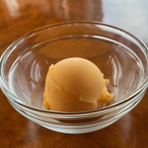 本日レディースデー♪
毎週火曜日はレディースデーです。
女性のお客様には食後にアイスクリームをサービス🍨
今週は『オレンジのシャーベット🍊』

明日は『肉の日🍖』です。
毎月29日は『肉の日🍖』
和牛カルビが30％OFFのお得な日🉐

#三千浦 #国立 #焼肉 #国立グルメ #肉の日