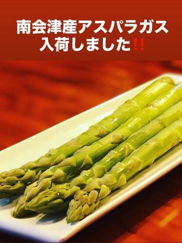 今日のレバーは美味い‼️
新鮮で臭みのないレバー入荷してます‼️
角切りレバーを自家製ごま油で食べる『レバカク』がオススメです。

南会津産アスパラガス入荷してます‼️
毎年大人気のアスパラガス、数に限りがありますのでお早めに〜

『多摩川サンチュ400円』
家庭菜園で採れた自家製サンチュ。
ほんのりした苦味がお肉にも良くあいます。

『スナップエンドウのナムル640円』
サクサクの歯応えと自家製ごま油の香りが美味しい春限定ナムルです。

『和牛カルビ』
宮城県産馬場牛。霜降りで美味しい銘柄牛です。

#三千浦 #国立 #谷保 #国立グルメ #焼肉