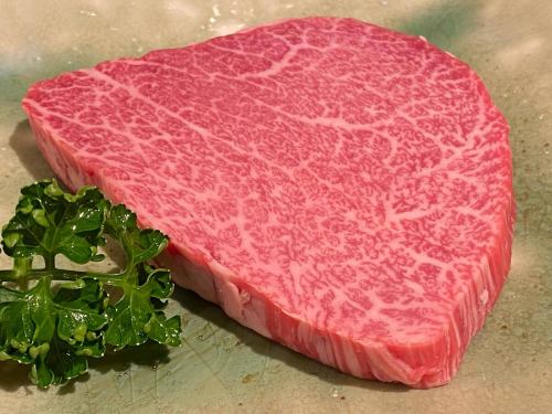 특상 와규 지느러미가 오늘 특매입니다! ️
통상 가격 4980엔이 3980엔에‼ ️
오키나와현산 흑모 와규 “모토부규”
오리온 맥주의 짠 찌꺼기를 사료에 넣어 자란다고합니다.
고기에는 불포화 지방산이 많이 포함되어 입안에서 지방이 살짝 녹아 끈질기지 않는데 맛이있는 것이 특징입니다.
이 기회에 꼭 맛보세요 ♪
오늘 추천
계절 한정 나물
『스냅 완두콩의 나물』
숯불로 구우면 북극과 맛있다.
"호박"
신선하고 맛있는 레버 입하!
『레바카쿠』
#야키니쿠 #국립 #모토부소 #다니호 #맛집