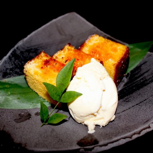 Grilled castella with vanilla ice cream