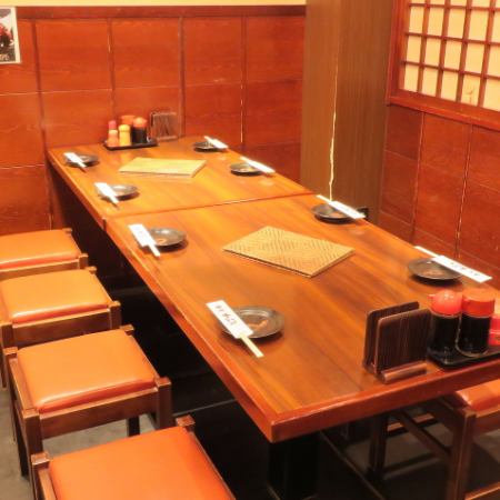 3フロアからなる呑屋かぶとは、デートや友人同士の少人数から、会社宴会等の大人数のご宴会まで、様々なシーンに対応可能です♪