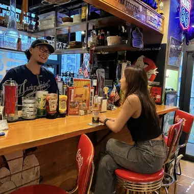 カウンターにガールズが集まるお店♪