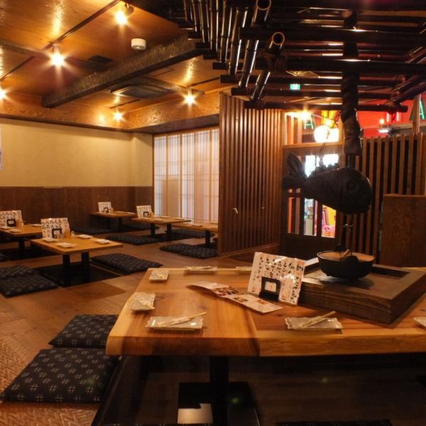 32 seats for digging / 42 seats on the table! The inside of the store where warmth of trees is felt is a space where you can relax and unwind.Please use not only for everyday use but also for various banquets such as company banquet.It is an Izakaya that can respond from Saku drinking to big party in Tenma! Use on the day OK 3000 yen course with drinks is OK Ideal for urgent banquets ♪