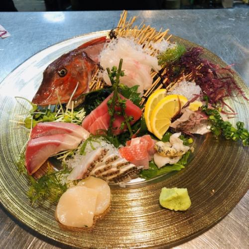 Assortment of 5 types of sashimi/Assortment of 6 types of sashimi
