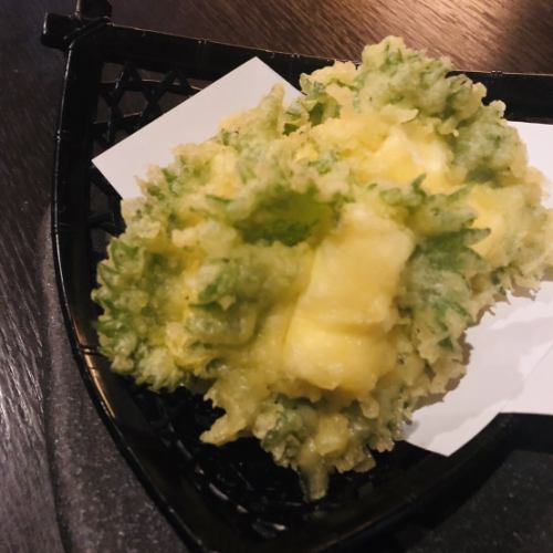Cream cheese and perilla tempura/Himetake tempura