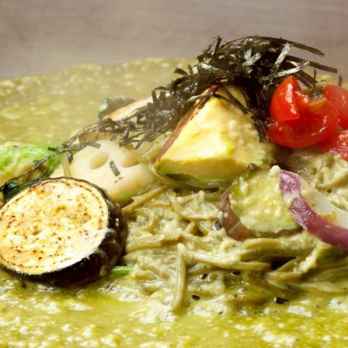 もう一つの京ちゃばな北新地店名物、焼きそば「野菜ミックスのアボカド焼き茶そば」もぜひ♪