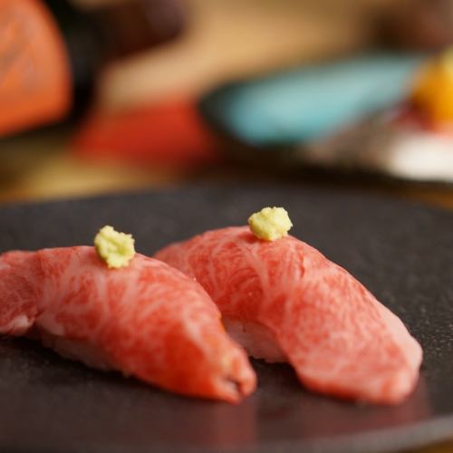 …享受日本牛肉寿司。