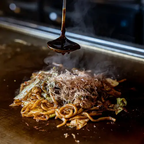 【麺に自信あり】モチモチ生麺のカスタマイズ焼きそば