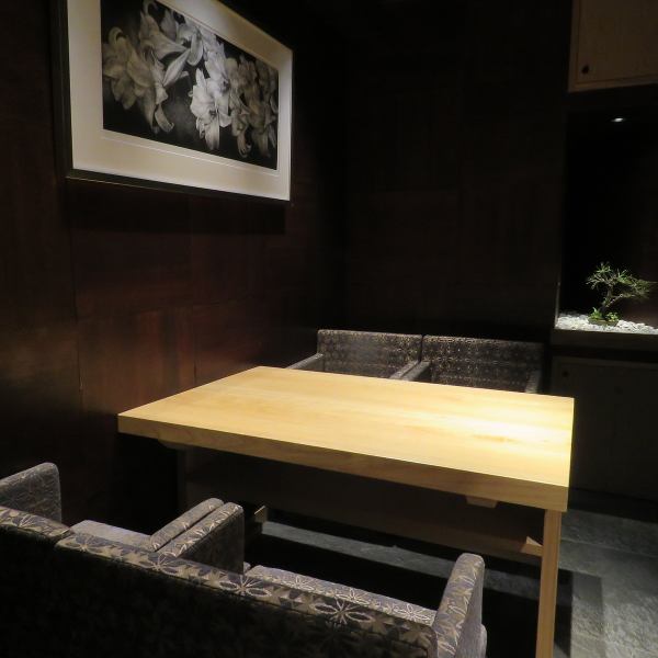 We have 3 private rooms that can accommodate up to 4 people! You can also accommodate up to 8 people if you remove the partition! Please use it for entertainment, dinner etc. ♪