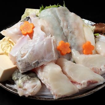 [Food only] A hearty and satisfying meal! "Large Fugu Ara Tetchiri Course [Hana]"
