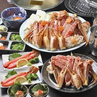 【午餐 / 僅限週日及公眾假期】盡享蟹肉盛宴,包括味噌蟹、刺身蟹、烤蟹和火鍋蟹。