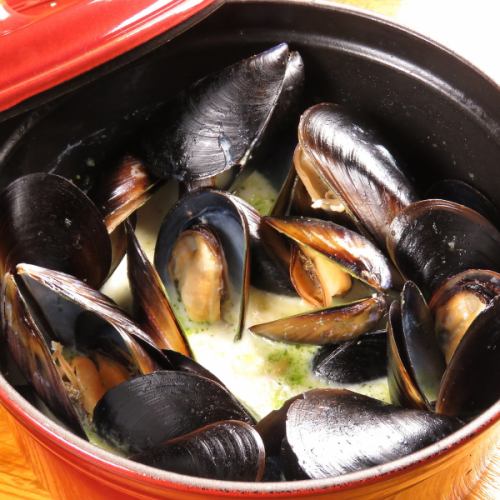 Steamed mussels from Miyajima with white wine
