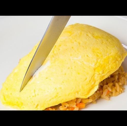 Fluffy omelet rice (with salad)