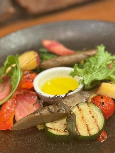 グリルした野菜🥒とベーコンの塩味🥓オリーブオイルで🫒
シンプルに美味し過ぎる件😍
夏までにグランドメニューリニューアル予定‼️
#hiroshimaitalianao #ヒロシマイタリアンao #Hiroshimaitalian #広島イタリアン #広島グルメ #仏壇通り #結婚式二次会 #二次会 #女子会 #誕生日会 #お誕生日プレート #貸切 #hiroshima #広島 #広島ランチ #広島ハッピーアワー #広島バー #広島県産 #地産地消 #バーニャカウダ #広島チーズフォンデュ #比婆牛 #ヴィーガン #vegan #ヴィーガン対応メニューあります #広島ラクレットチーズ #広島シカゴピザ #ウェディングパーティ #メニューリニューアル #グリル野菜