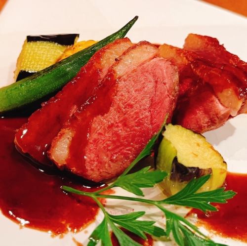 フランス産鴨肉のローストバルサミコソース