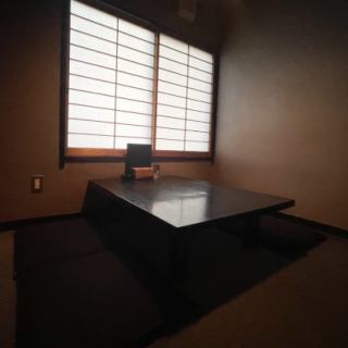 A private tatami room for 2 people.If you stretch your legs and relax, it is a popular private room seat.