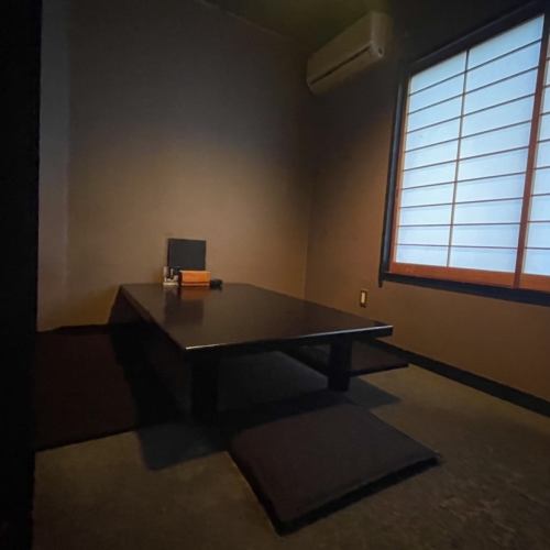 A private tatami room for 3 people.This seat is ideal for small groups such as friends.