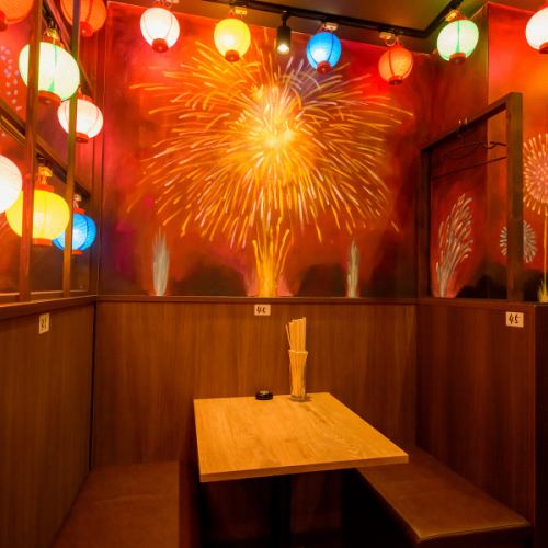 BOX席でゆったりとお食事が楽しめる♪ド迫力の内装にも注目!