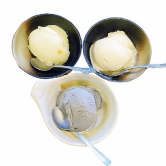 Ice cream (vanilla, black sesame, yuzu)