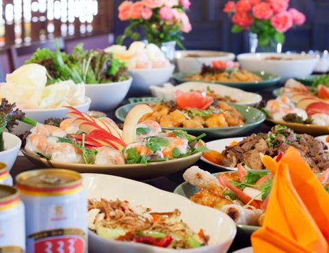 【ダイワロイネットホテル京都内】ゆったりとした店内で本格ベトナム料理を味わう