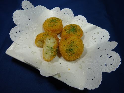 Cheese risotto rice croquettes