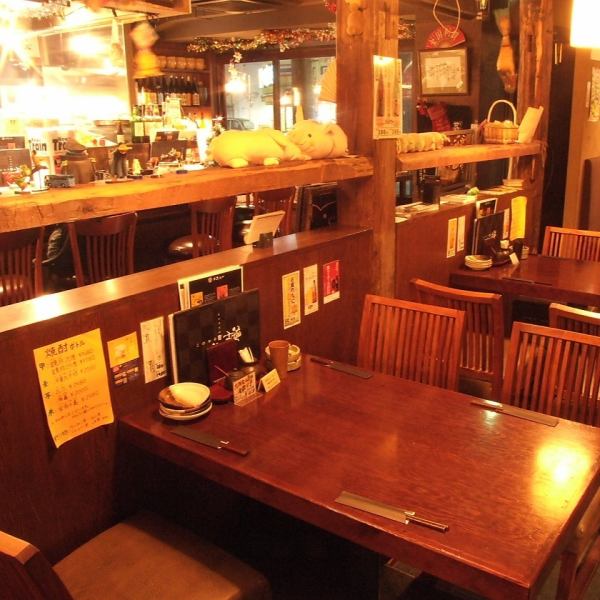 [Table seats for 2 to 4 people] "I am grateful for your work today!" The lively atmosphere of the staff is lively and lively, and you can go without hesitation ☆ The comfort of the staff's lively voice echoes I am proud of it! Recommended for small groups of people who want to drink sake!