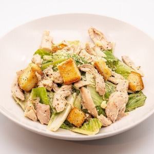 スモークチキンのシーザーサラダ