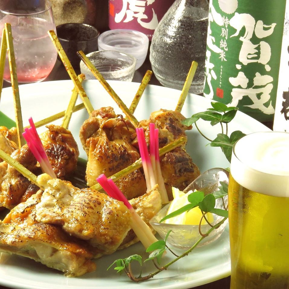 请尽情享用Tondo烤鸡肉串和稻草烤鸡♪推荐快速饮用！