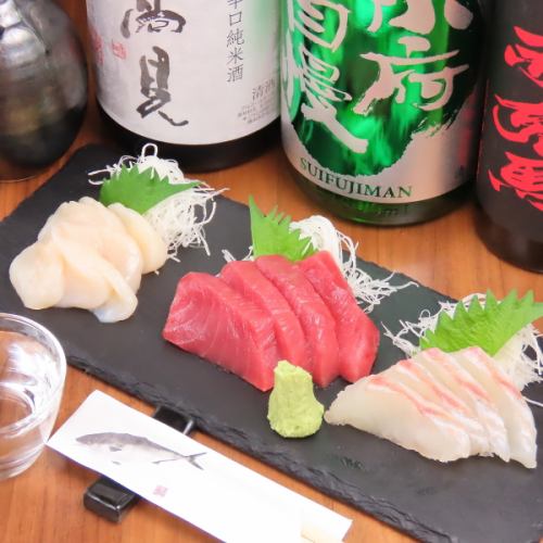 【本店引以为豪的生鱼片！】可单点，也可拼盘◎新鲜度极高，深受顾客好评♪