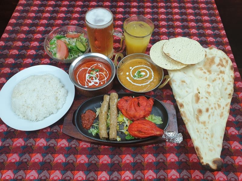 Enjoy authentic Indian curry, which is said to be the ultimate medicinal herb ♪ It uses a lot of healthy herbs and spices, and when you eat it, it gets hot from the back of your body! Curry is spicy or staff It is safe for those who are not good at spicy food because you can listen to the recommendations of ◎! The spicy homemade sauce on chicken etc. is also popular ☆