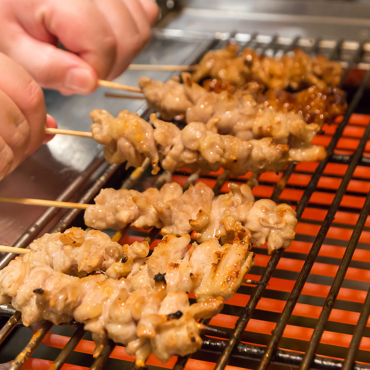 名物チキン南蛮に新鮮お造り、ジューシーなせせりをくしおで!