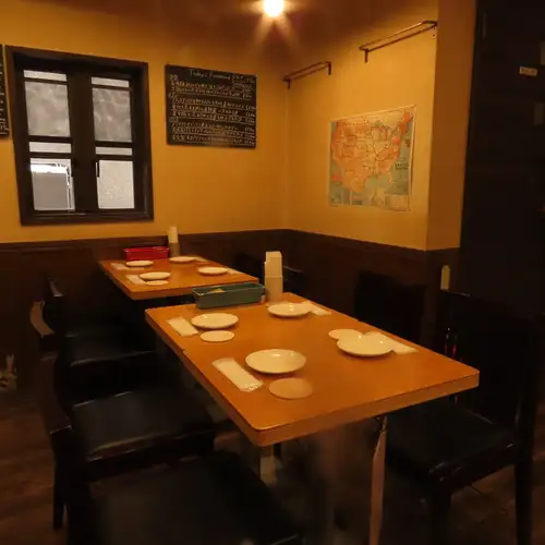 落ち着いた店内でお食事♪