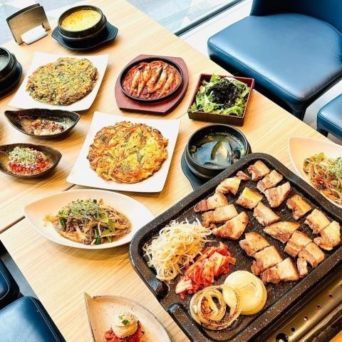 Enjoy authentic Korean cuisine at lunchtime!