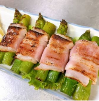 Salt-grilled mackerel / Asparagus bacon / Grilled garlic