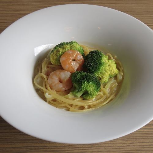 For pasta lunch (weekly), we have prepared stylish and delicious pasta that you will want to take with your camera.