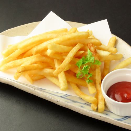 フライドポテト（塩／コンソメ／バター醤油から選択）