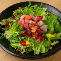 Recommended! Freshly caught seafood salad