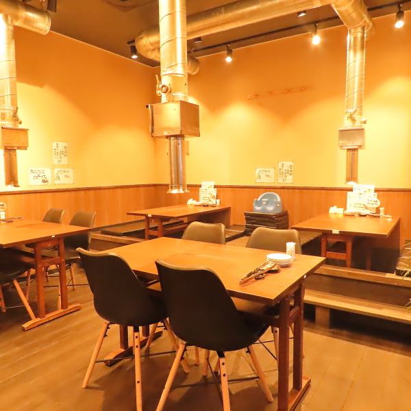 会社宴会などの大人数での利用は貸し切りがおすすめ♪広々とした店内でお食事や飲みが楽しめ、歓迎会・送迎会・その他ご記念には肉ケーキなどのサプライズ演出が可能です。ご利用になりたい方、演出に関してご希望がある方がいらっしゃいましたらお気軽にお問い合わせください。飲み放題も大人気です！