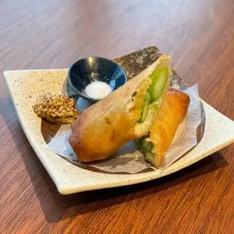 アスパラとしらすのチーズ春巻き 一人前