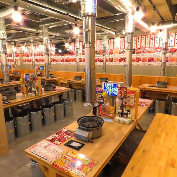 A clean and spacious store.Perfect for a quick drink on the way home from work or yakiniku alone. We are open until 23:30, so you can enjoy it until late!