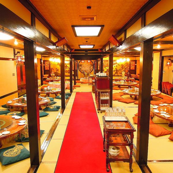 We have a banquet room that can accommodate banquets of up to 120 people from a small number of people.As the size of the room can be adjusted by the number of people, such as business entertaining and family banquets.Even small people can use the private room ♪