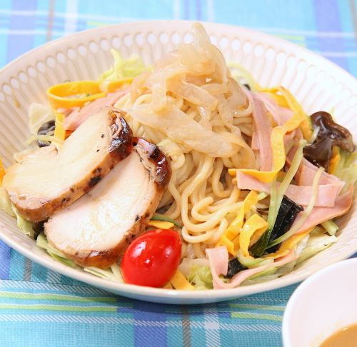 Cold Chinese noodle lunch