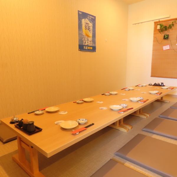 【各種宴会可能！最大18名、貸切も可能です♪】奥の座敷席は宴会でもご利用頂けます。広々としたお席なので、長時間でも苦になりません。ご友人との飲み会やご家族でのお食事会、会社宴会などにおすすめ。ご希望の客様はお気軽にお問い合わせ下さい。
