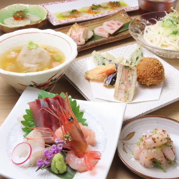 金沢の味覚を活かしたコース料理もご用意。少人数での貸切も可能。