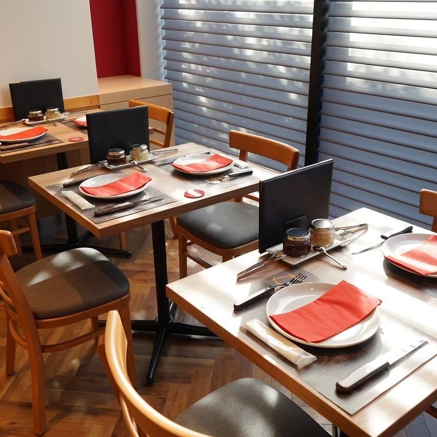 12～18名様ご利用できる半個室完備