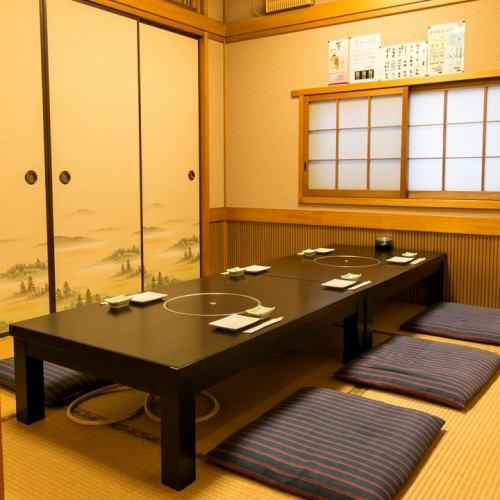 ご接待や特別なお食事会に最適な完全個室席。和の風情漂う落ち着いたお座敷席です。4～8名様までご利用可能です。