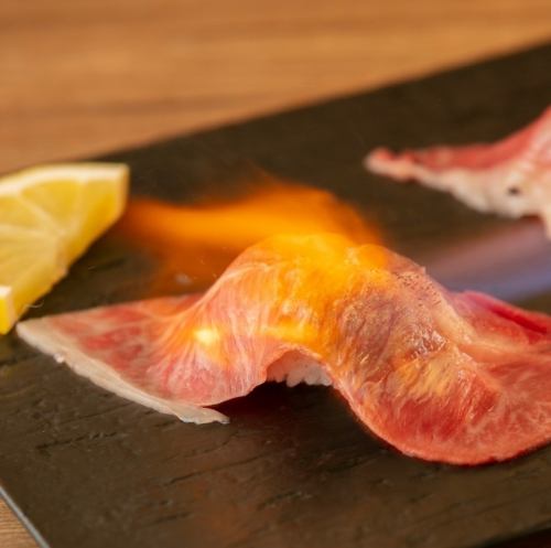 쇠고기 볶은 초밥 (2 관)