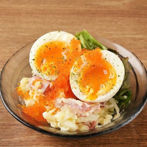 반숙 계란 감자 샐러드