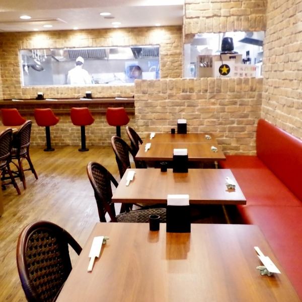 The first floor is a space where you can enjoy casual dining with a small number of people, including counter seats.It's perfect for a casual dinner party with friends or family, as well as for one person.